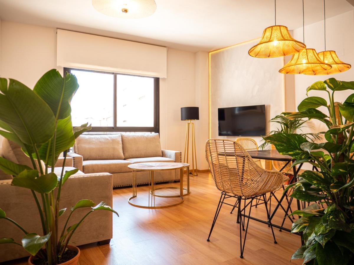 Stylish Apartment In The Heart Of Malaga With Pool المظهر الخارجي الصورة