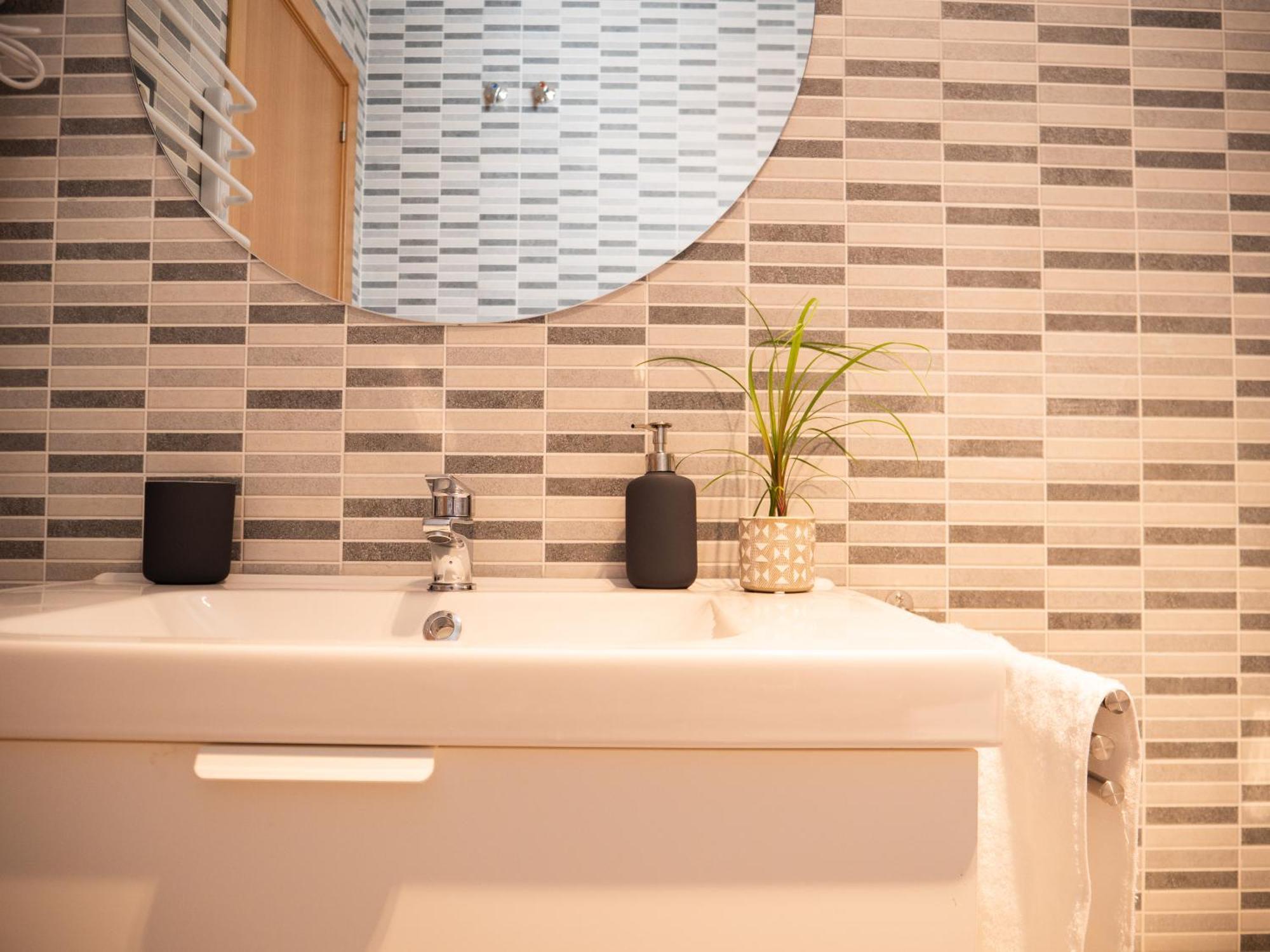Stylish Apartment In The Heart Of Malaga With Pool المظهر الخارجي الصورة